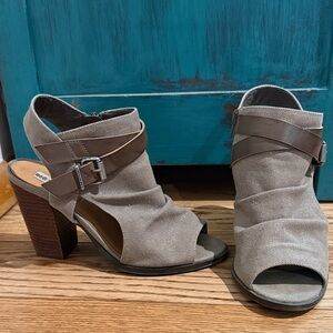 Not Rated Shimmery Brown Open-Toe Block Heel Sandals